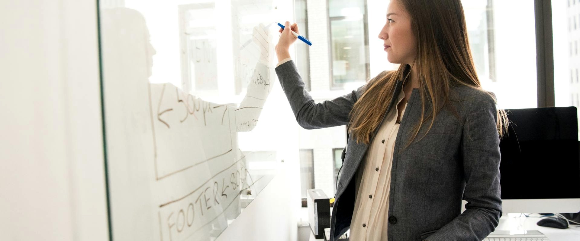 Architettura software aziendale: progettazione UI/UX su whiteboard - EYESWEB SOLUTION SRLS